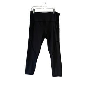 Zyia Active NWOT  Women's Size 8-10 Medium Black Cropped Tight